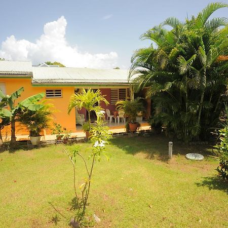 Villa Au Domaine Des Bougainvilliers Sainte-Rose Exterior foto