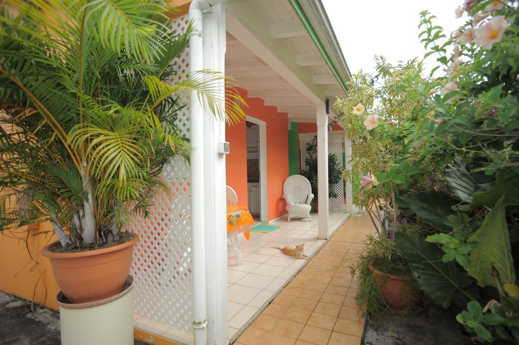 Villa Au Domaine Des Bougainvilliers Sainte-Rose Exterior foto